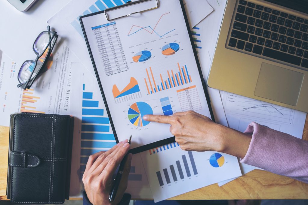 vecteezy_business-team-meeting-working-with-new-startup-project-charts-and-graphs_1241407-1024x683 vecteezy_business-team-meeting-working-with-new-startup-project-charts-and-graphs_1241407-1024x683